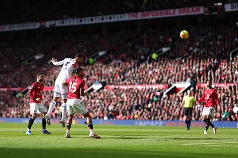 قلب الطاولة.. مانشستر يونايتد يحول تأخره لفوز مثير على كريستال بالاس بالبريميرليج